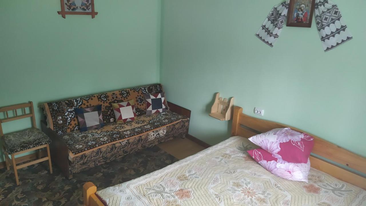 Родинна Оселя سلافسكي المظهر الخارجي الصورة