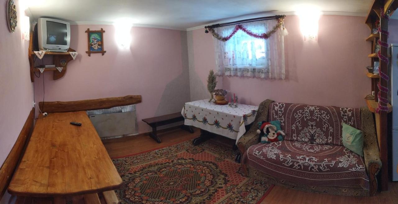 Родинна Оселя سلافسكي المظهر الخارجي الصورة